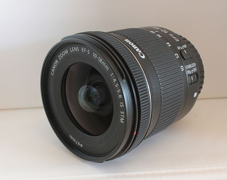 File:Canon EF-S 10-18mm F4.5-5.6 IS STM lens 01.jpg