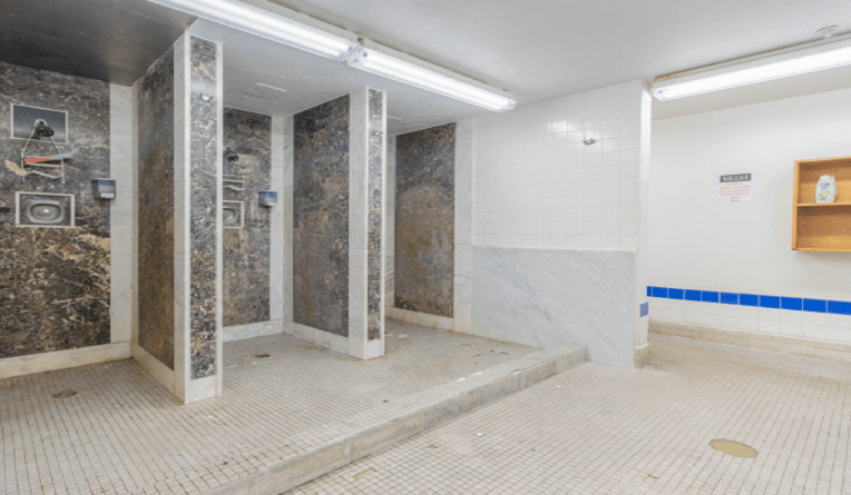 imagenew/virtualRenovation/cover/BathroomRemodel-Before